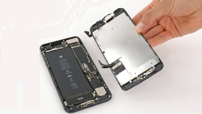 Sửa chữa màn hình iPhone 13 bị sọc tại nhà uy tín tại đâu?