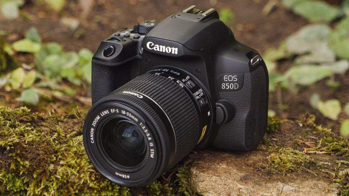 Giá máy ảnh nằm trong khoảng bao nhiêu?