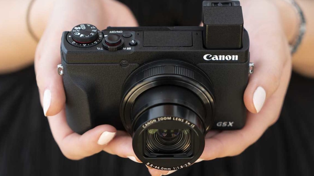 Có nên dùng máy ảnh Compact cho người mới không?