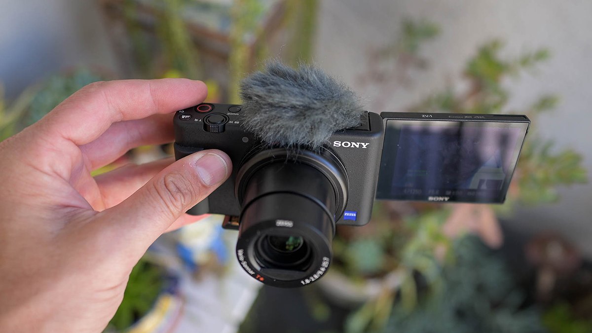 Sony ZV-1 review lens máy ảnh