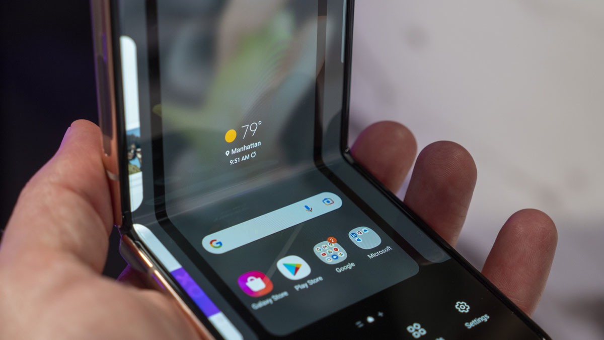 Dán màn hình Samsung Z Flip 5 giá bao nhiêu? Mua ở đâu chất lượng