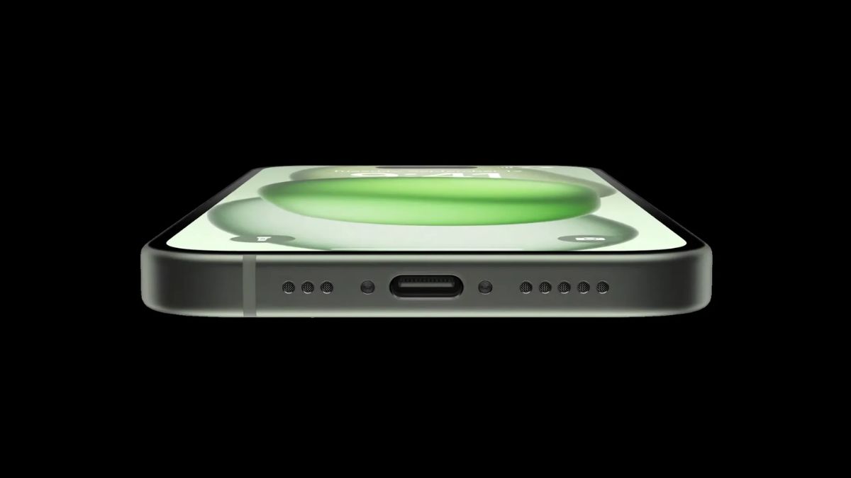 iPhone 15 Pro dùng cổng sạc gì? Có ổn hơn Lightning hay không?