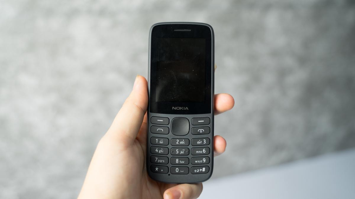 Nokia 215 4G bền, đẹp