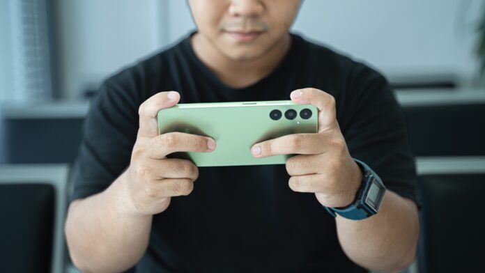 Top điện thoại Samsung giá 3 - 4 triệu bền bỉ, cấu hình ngon