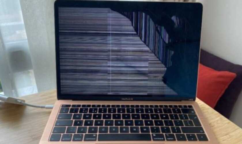 Màn hình MacBook bị nhiễu là gì?