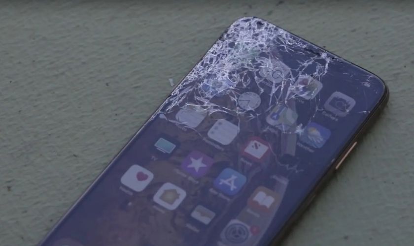 Nguyên nhân màn hình iPhone hư hỏng cần thay mới