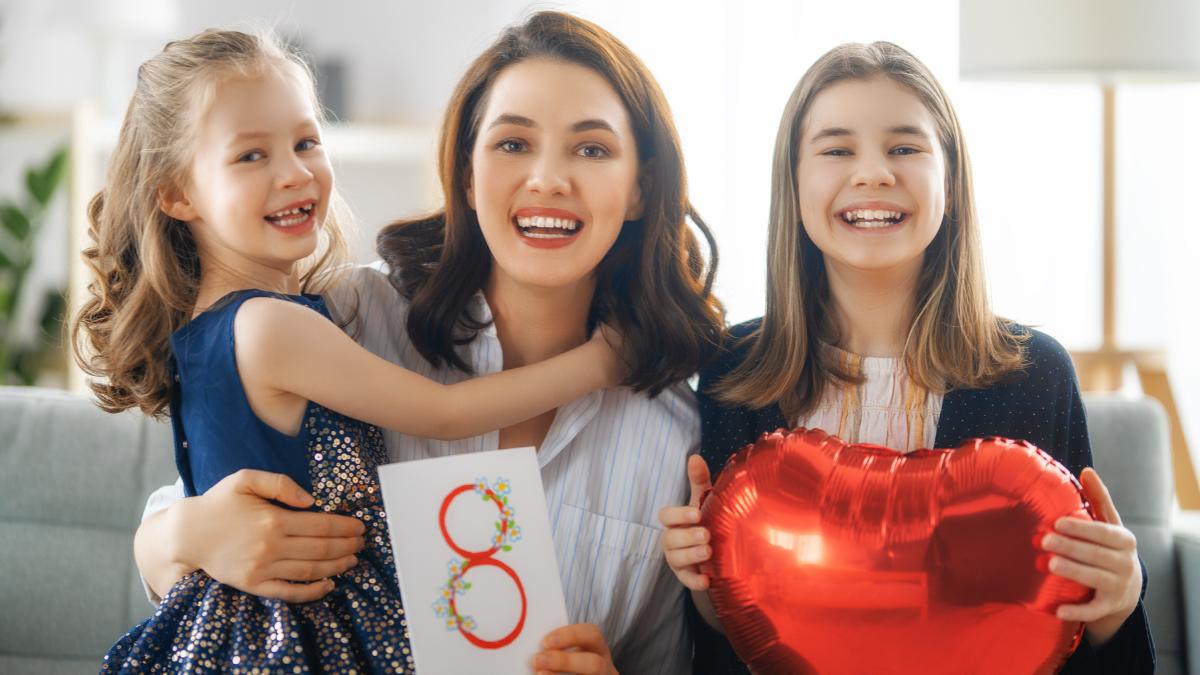 Thơ chúc 8/3 hài hước, duyên dáng tặng mẹ