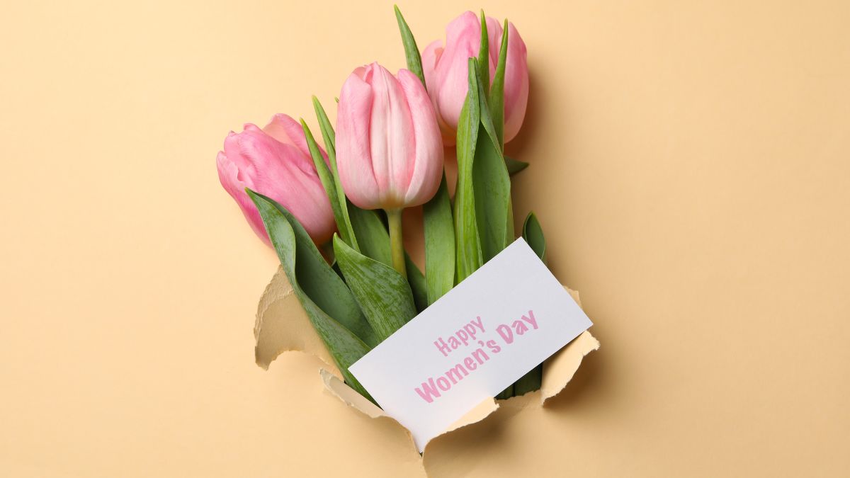 Thơ chúc 8/3 hài hước, duyên dáng tặng bạn bè