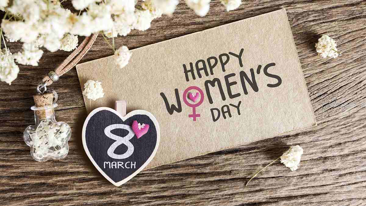 Hướng dẫn vẽ thiệp 8/3 đơn giản cho mẹ, vợ, bà, người yêu